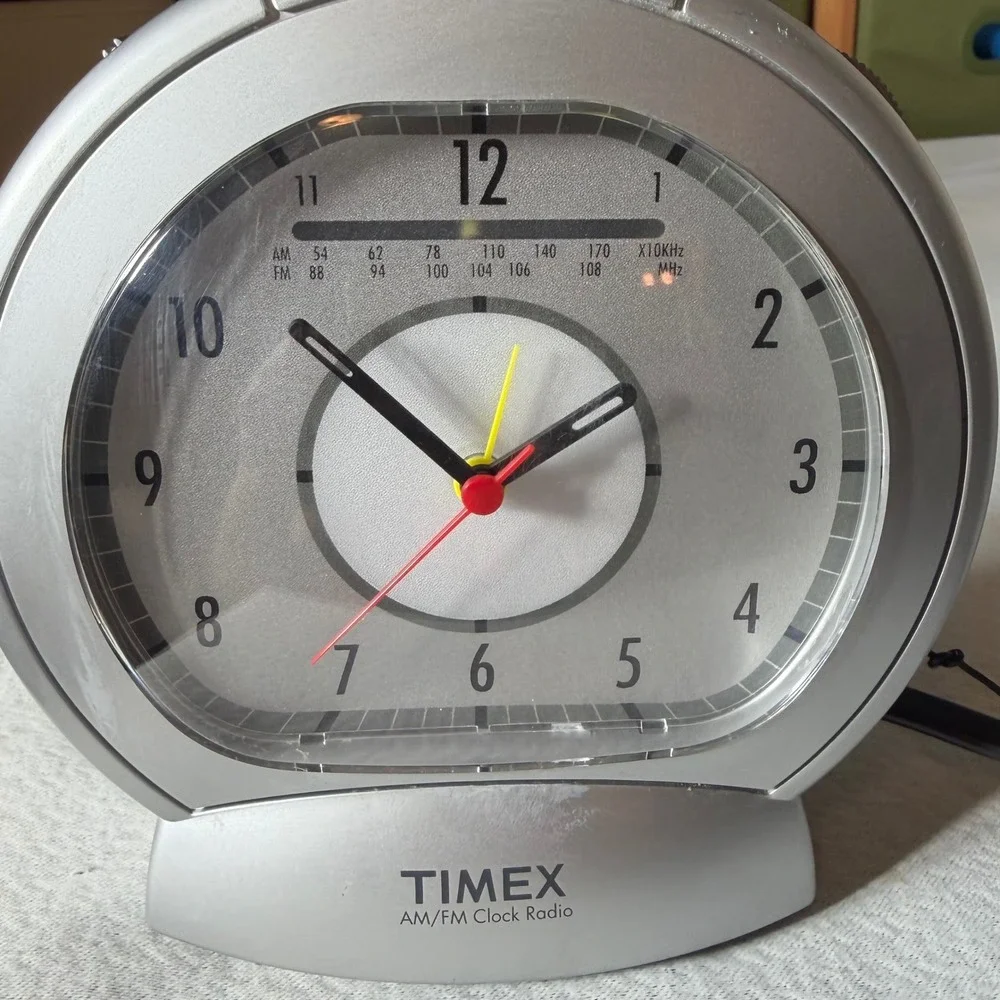 Timex T317S Easy to Read Alarm Clock Radio Silver Analog AM/FM Tabletop Clock